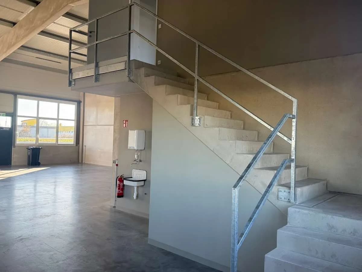Gewerbeimmobilie mieten in Baden – 2 082 m², € 10 – Bild 28 von 49