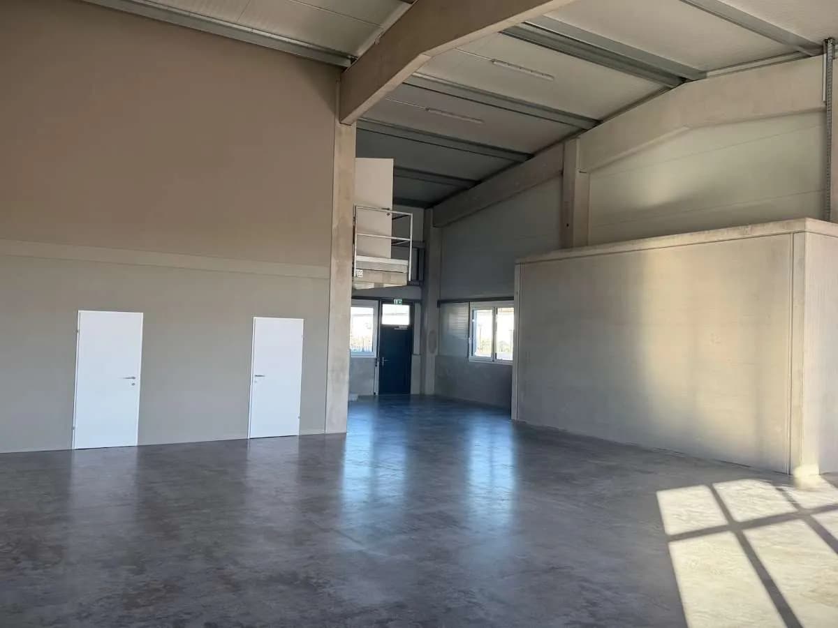 Gewerbeimmobilie mieten in Baden – 2 082 m², € 10 – Bild 30 von 49