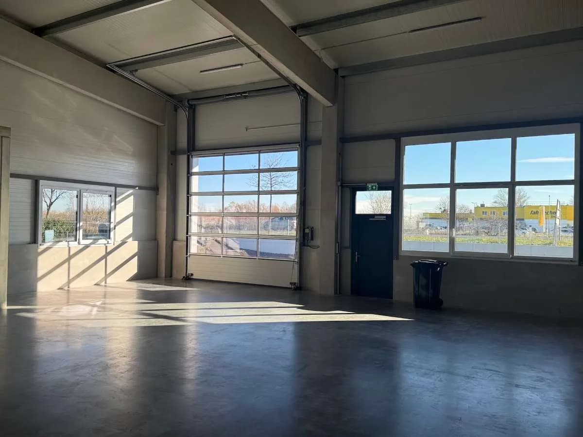 Gewerbeimmobilie mieten in Baden – 2 082 m², € 10 – Bild 31 von 49