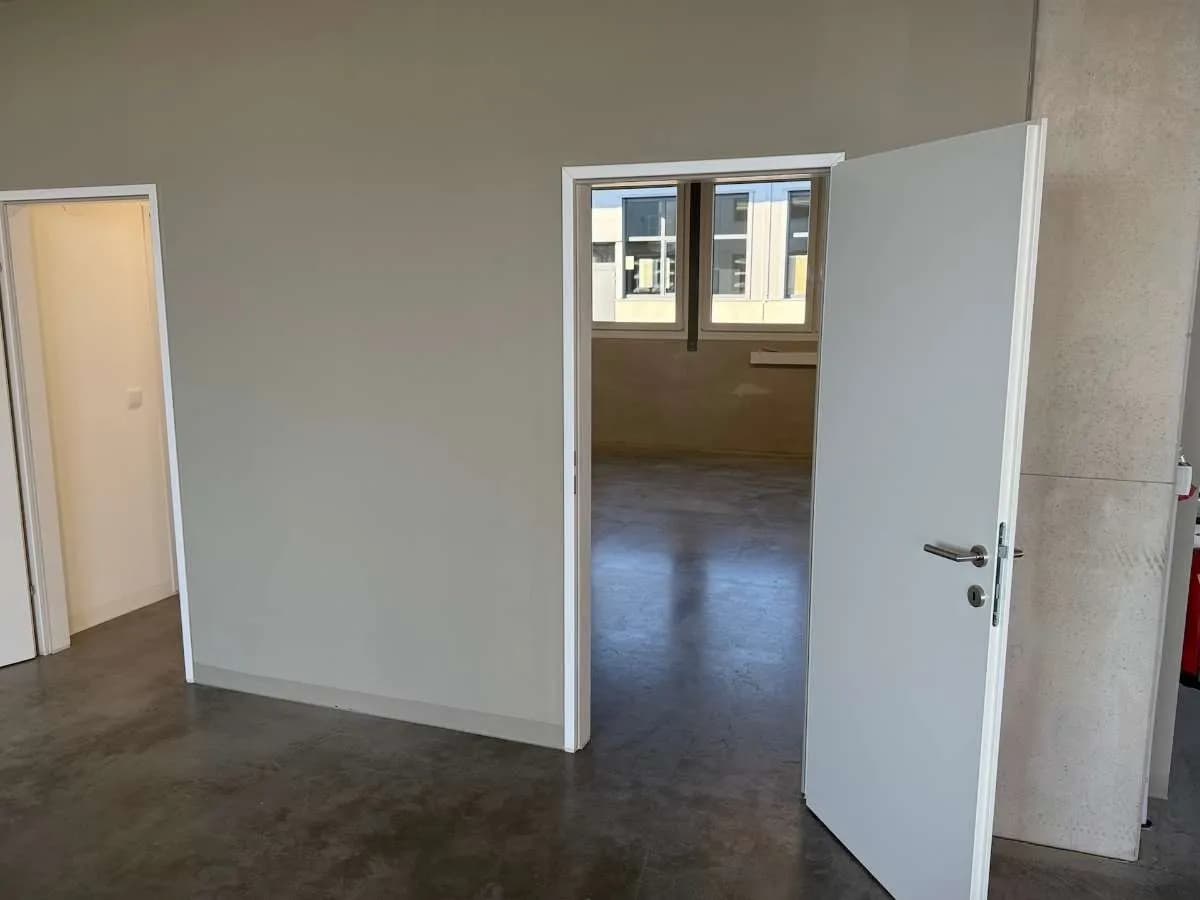 Gewerbeimmobilie mieten in Baden – 2 082 m², € 10 – Bild 34 von 49
