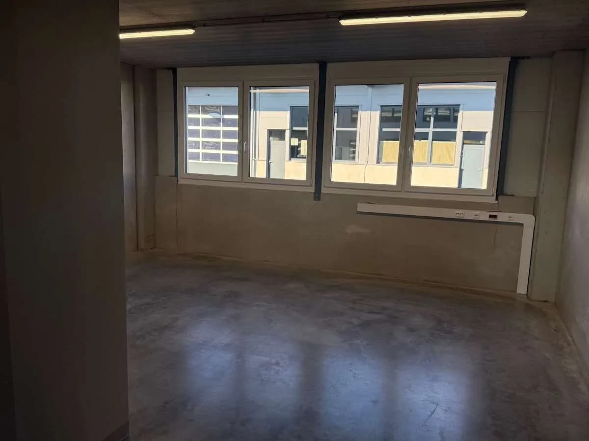 Gewerbeimmobilie mieten in Baden – 2 082 m², € 10 – Bild 35 von 49