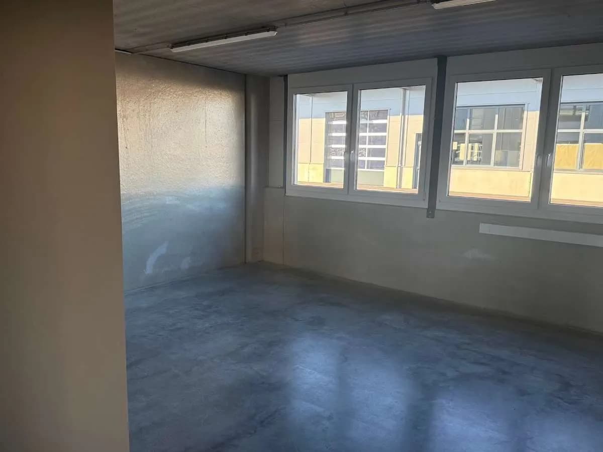 Gewerbeimmobilie mieten in Baden – 2 082 m², € 10 – Bild 36 von 49