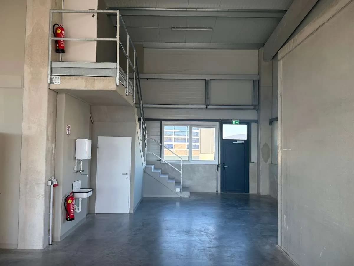 Gewerbeimmobilie mieten in Baden – 2 082 m², € 10 – Bild 39 von 49