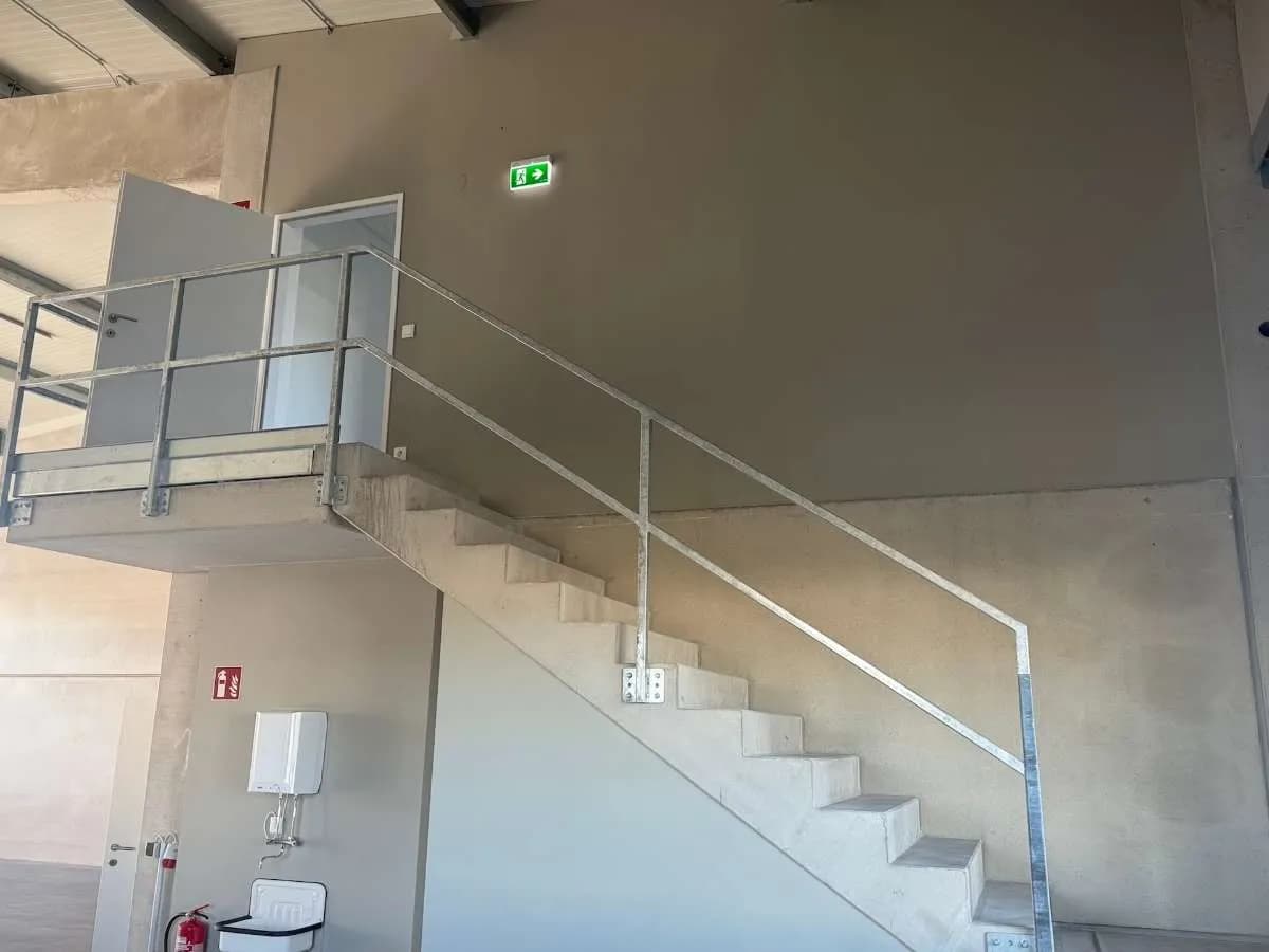 Gewerbeimmobilie mieten in Baden – 2 082 m², € 10 – Bild 40 von 49