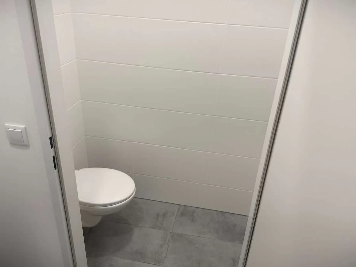Gewerbeimmobilie mieten in Baden – 2 082 m², € 10 – Bild 46 von 49