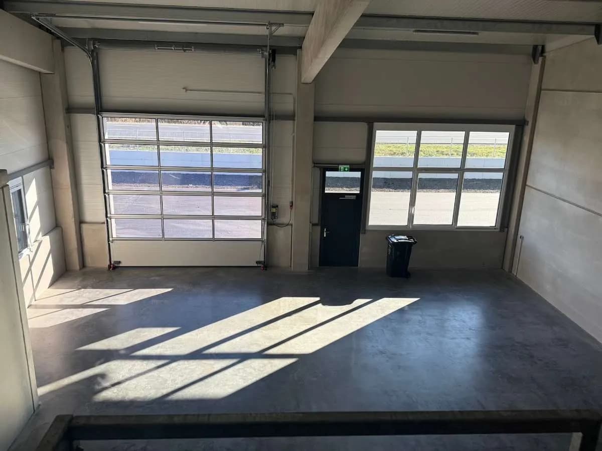 Gewerbeimmobilie mieten in Baden – 2 082 m², € 10 – Bild 47 von 49