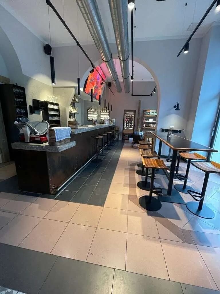Gewerbeimmobilie kaufen in Wien – 181 m², € 975.000 – Bild 1 von 17