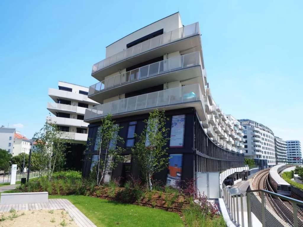 Gewerbeimmobilie mieten in Wien – 200 m², € 19.432 – Bild 1 von 8