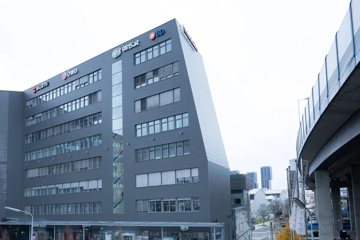 Gewerbeimmobilie mieten in Wien – 692 m², € 12.462 – Bild 2 von 8