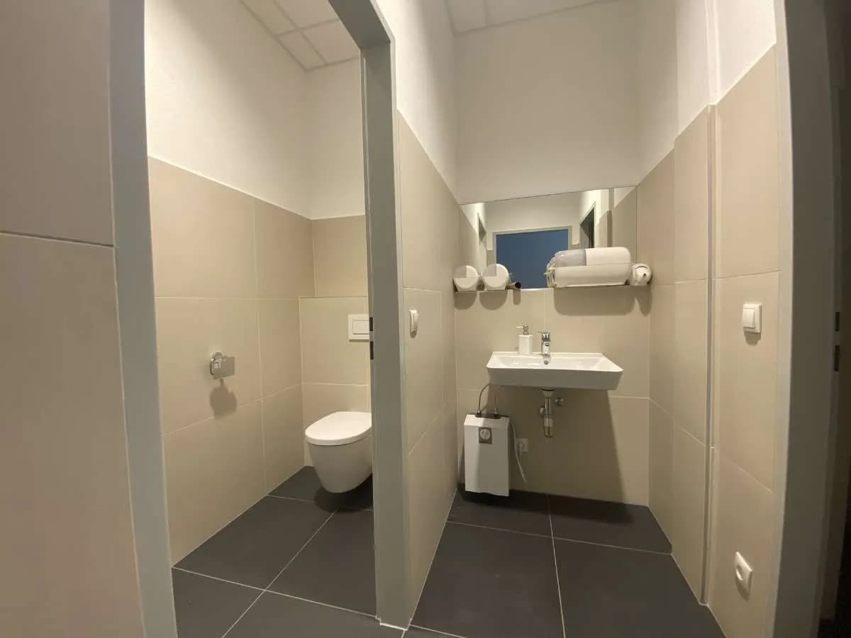 Gewerbeimmobilie mieten in Wien – 55 m², € 921 – Bild 6 von 7