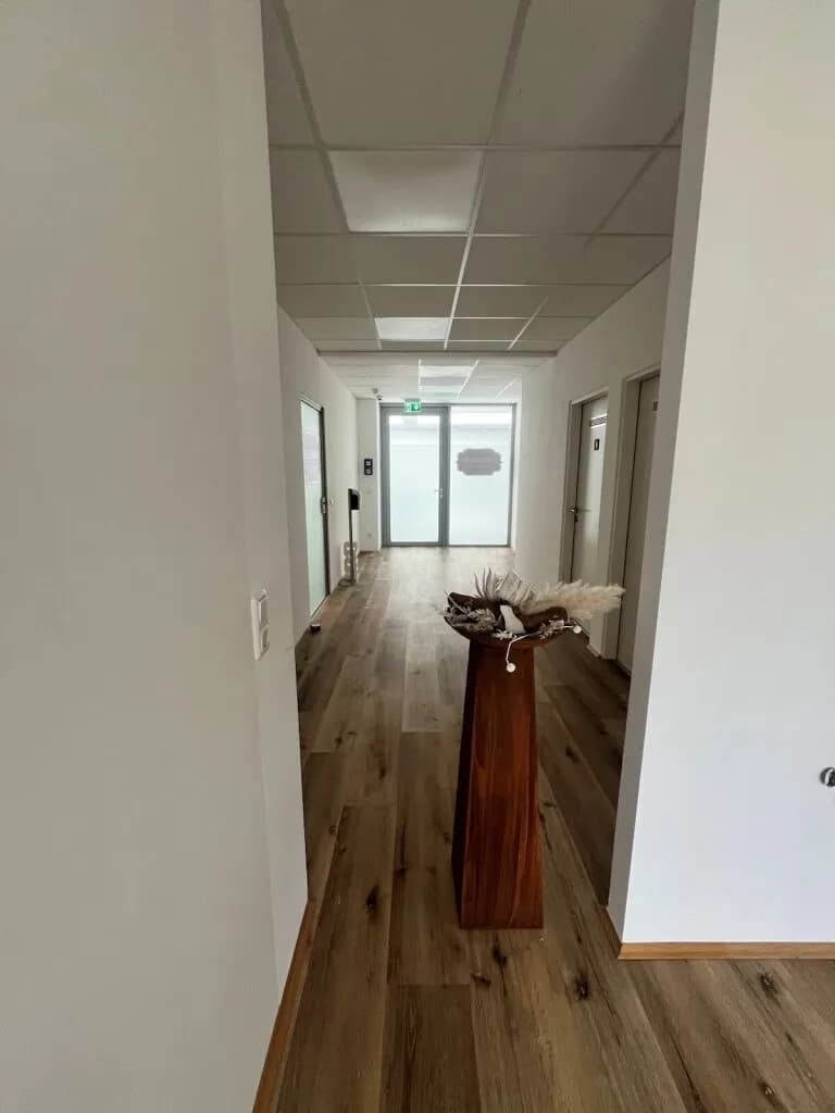 1-Zimmer-Gewerbeimmobilie mieten in Urfahr-Umgebung – 105 m², € 1.503 – Bild 4 von 9