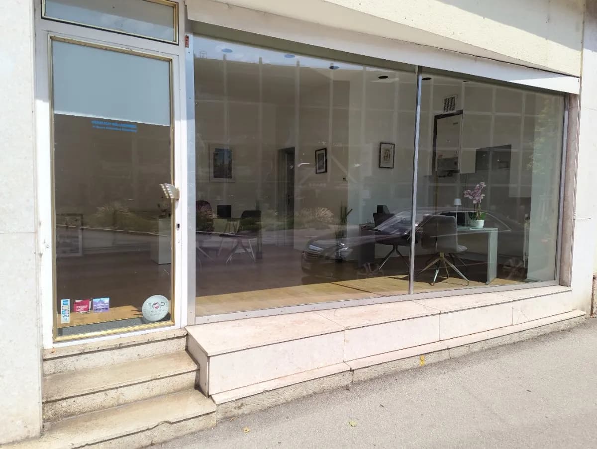 2-Zimmer-Gewerbeimmobilie mieten in Baden – 63 m², € 1.328 – Bild 2 von 7