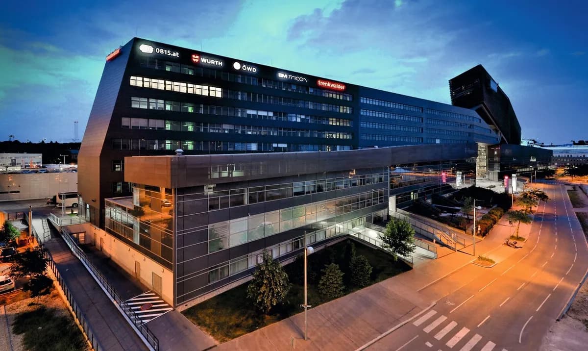Gewerbeimmobilie mieten in Wien – 692 m², € 14