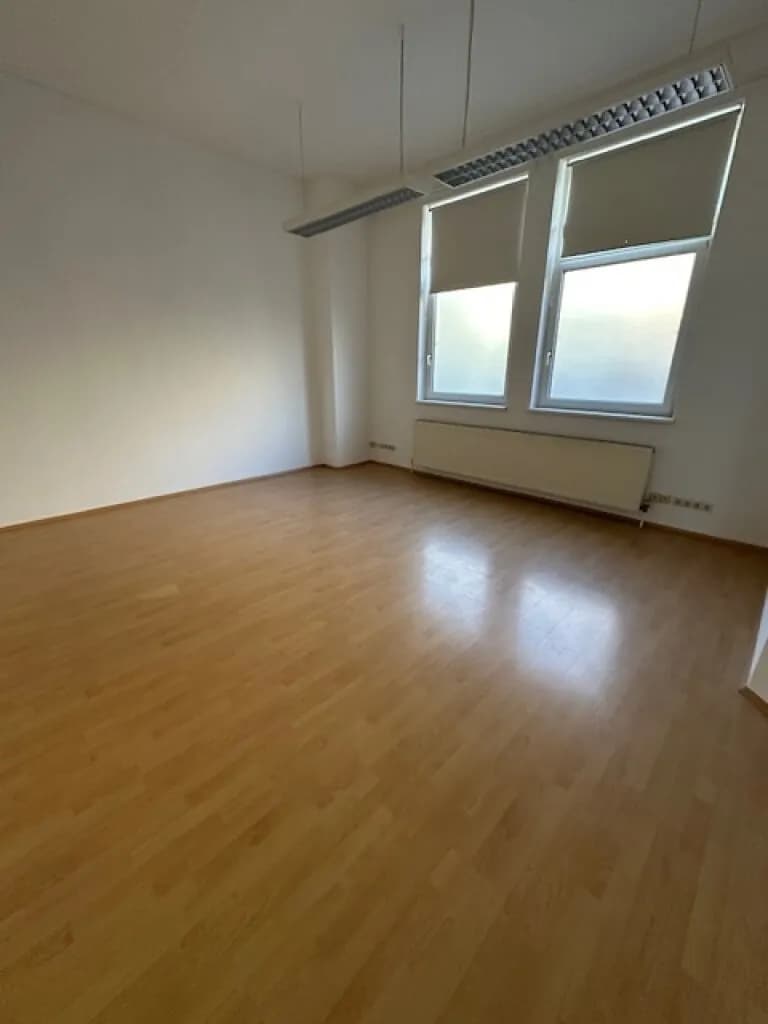 5-Zimmer-Gewerbeimmobilie mieten in Wien – 151 m², € 1.994 – Bild 2 von 18