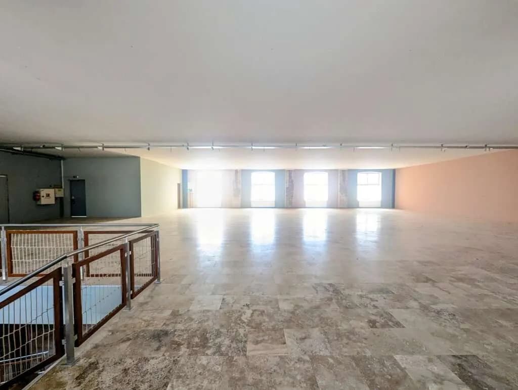 Gewerbeimmobilie mieten in Mödling – 1 196 m², € 9.628 – Bild 2 von 2