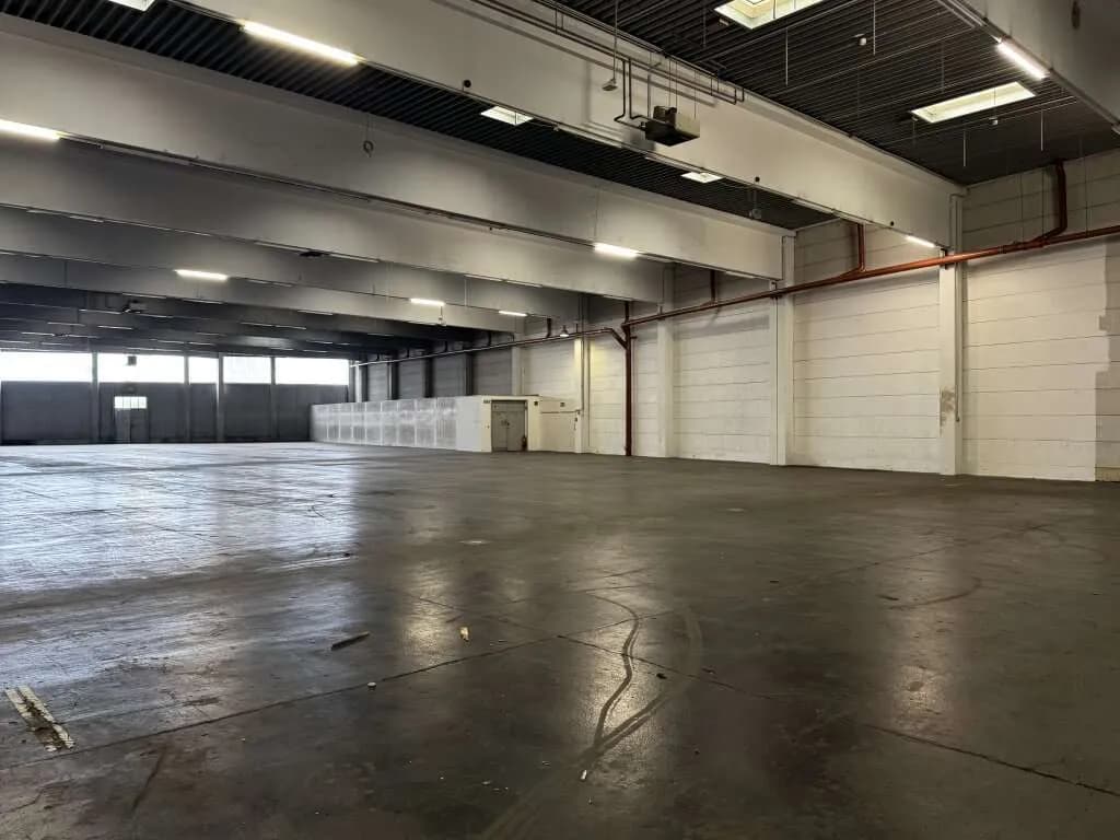 Gewerbeimmobilie mieten in Wien – 4 445 m², € 28.893 – Bild 4 von 15