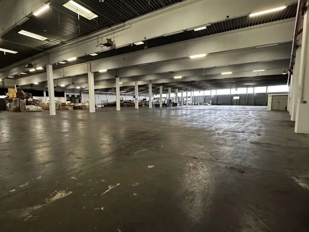 Gewerbeimmobilie mieten in Wien – 4 445 m², € 28.893 – Bild 11 von 15