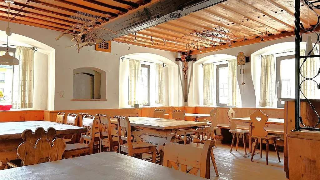 Gewerbeimmobilie mieten in Vöcklabruck – 204 m², € 2.790