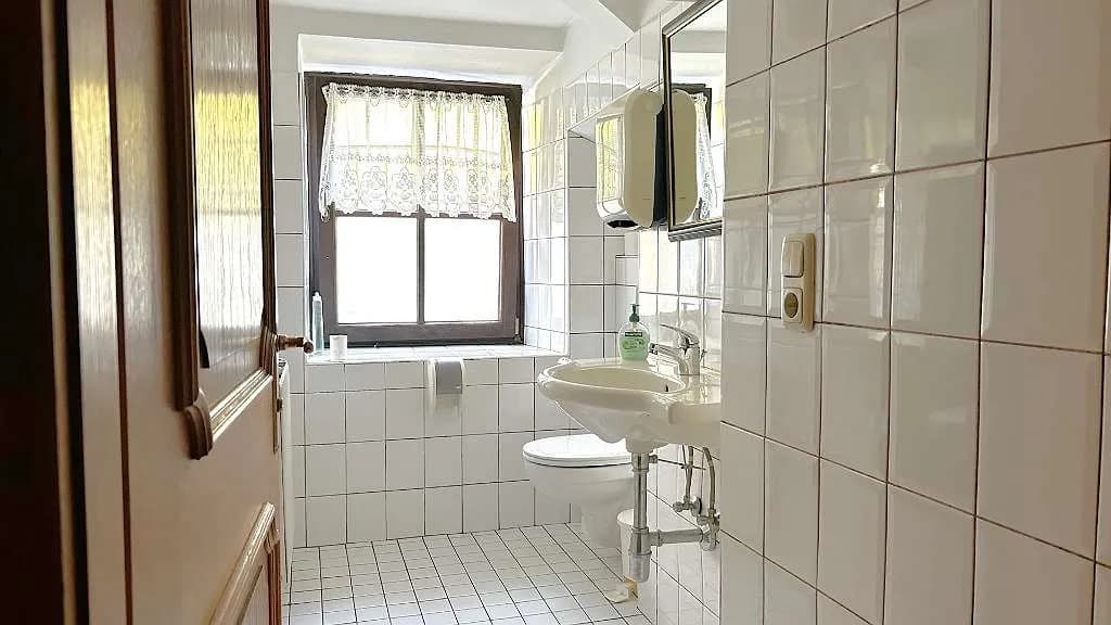 Gewerbeimmobilie mieten in Vöcklabruck – 204 m², € 2.790 – Bild 18 von 19