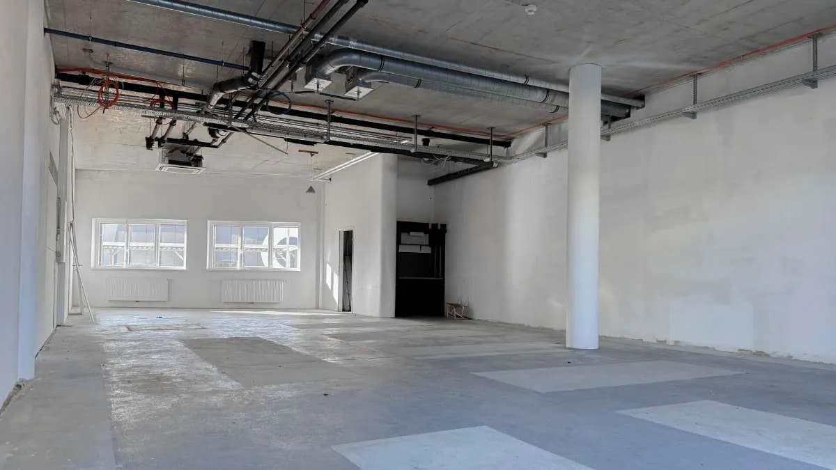 1-Zimmer-Gewerbeimmobilie mieten in Vöcklabruck – 133 m², € 2.181