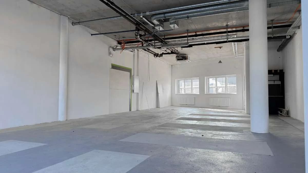 1-Zimmer-Gewerbeimmobilie mieten in Vöcklabruck – 133 m², € 2.181 – Bild 2 von 5