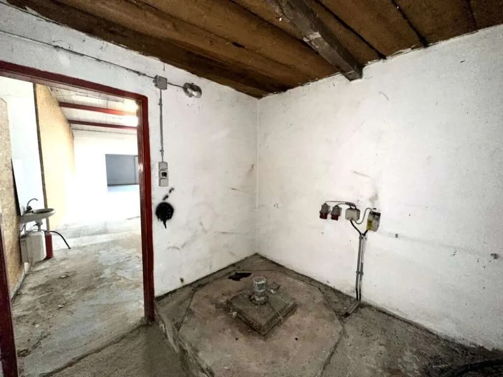 4-Zimmer-Gewerbeimmobilie mieten in Graz – 245 m², € 1.500 – Bild 11 von 16