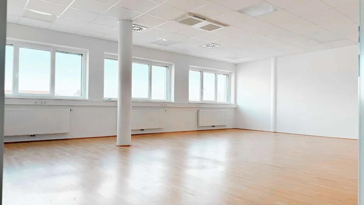 2-Zimmer-Gewerbeimmobilie mieten in Vöcklabruck – 80 m², € 1.311