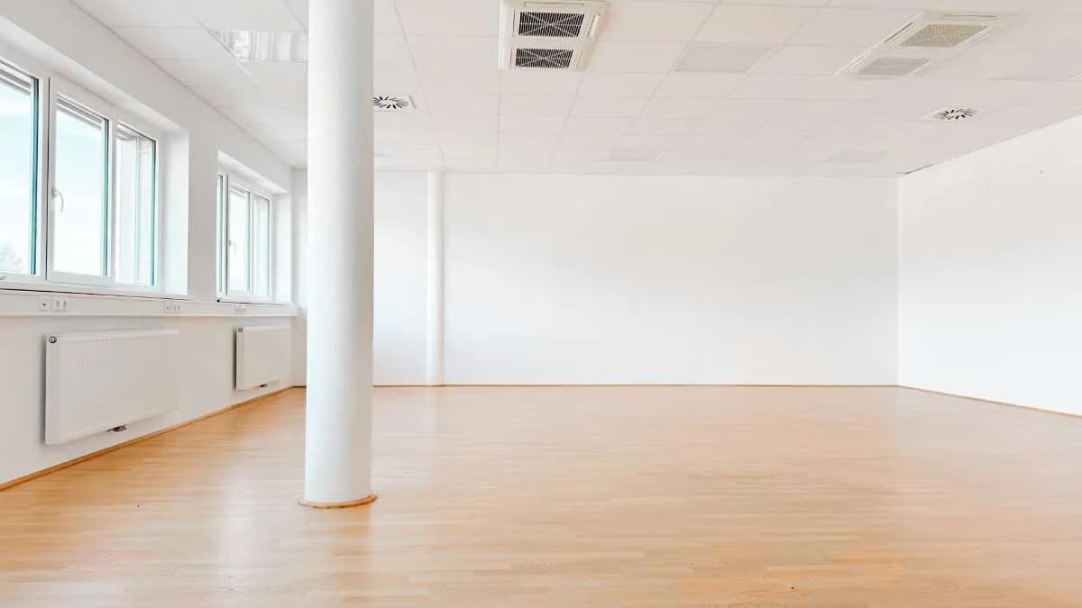 2-Zimmer-Gewerbeimmobilie mieten in Vöcklabruck – 80 m², € 1.311 – Bild 2 von 12