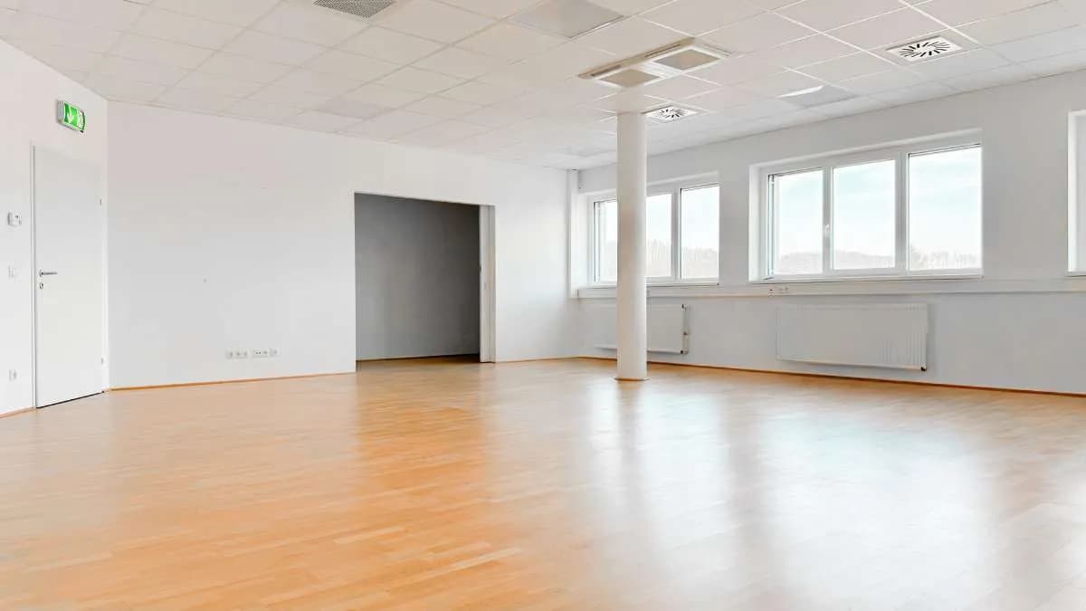 2-Zimmer-Gewerbeimmobilie mieten in Vöcklabruck – 80 m², € 1.311 – Bild 3 von 12
