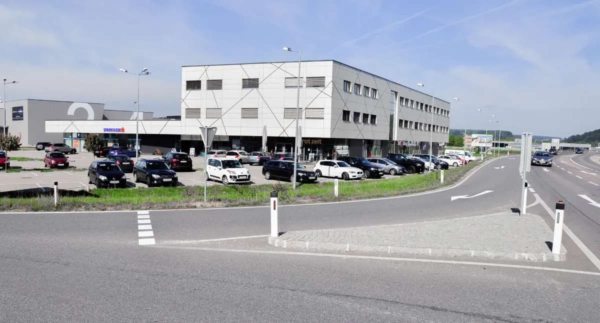 2-Zimmer-Gewerbeimmobilie mieten in Vöcklabruck – 80 m², € 1.311 – Bild 12 von 12