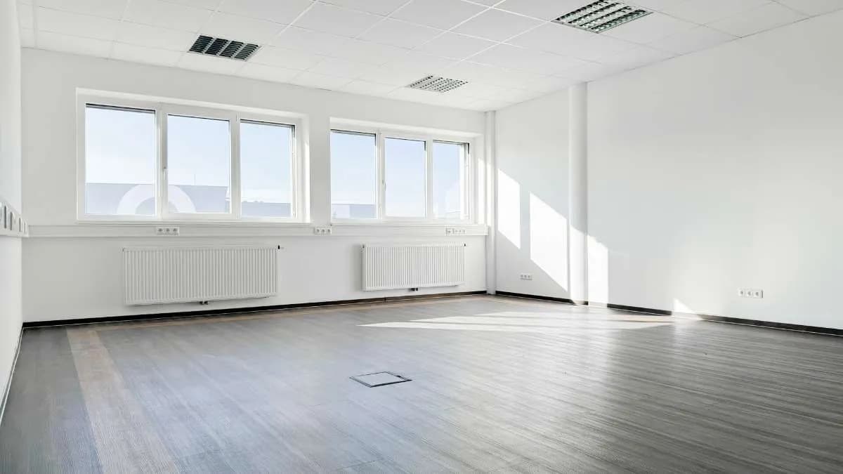 6-Zimmer-Gewerbeimmobilie mieten in Vöcklabruck – 161 m², € 2.633 – Bild 2 von 15