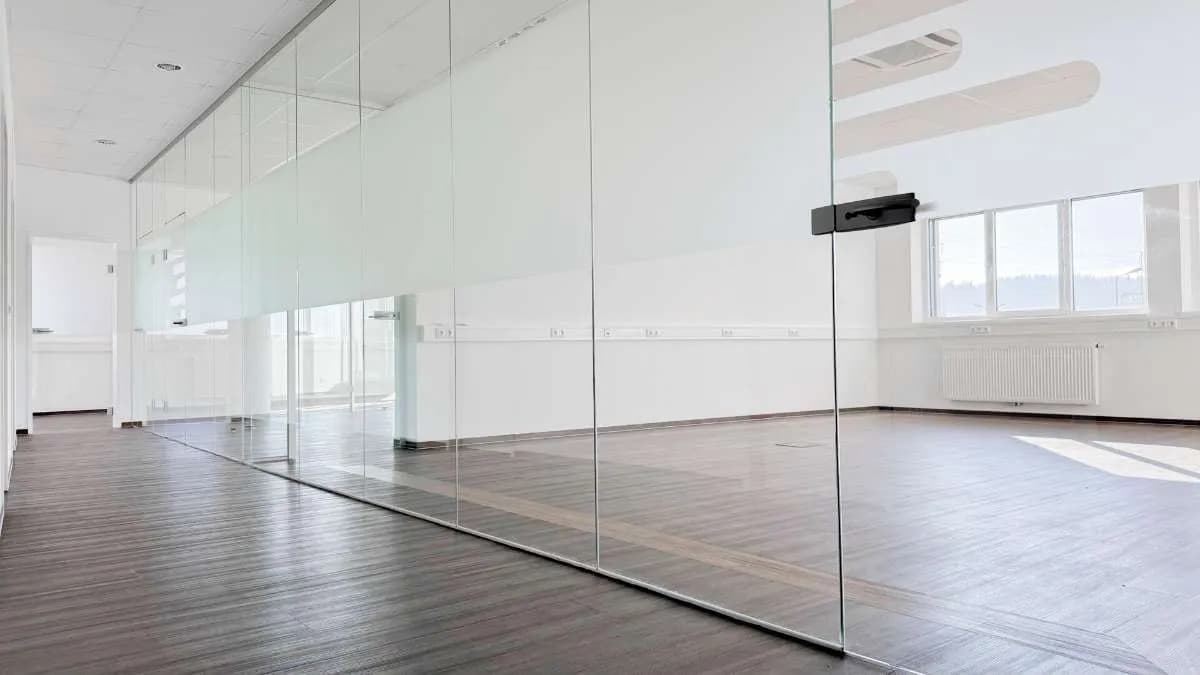 6-Zimmer-Gewerbeimmobilie mieten in Vöcklabruck – 161 m², € 2.633 – Bild 9 von 15