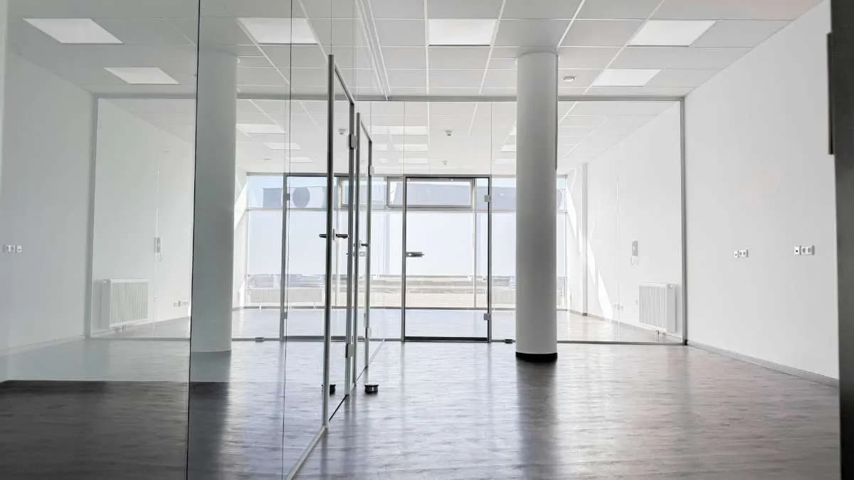 Gewerbeimmobilie mieten in Vöcklabruck – 75 m², € 1.227 – Bild 1 von 11