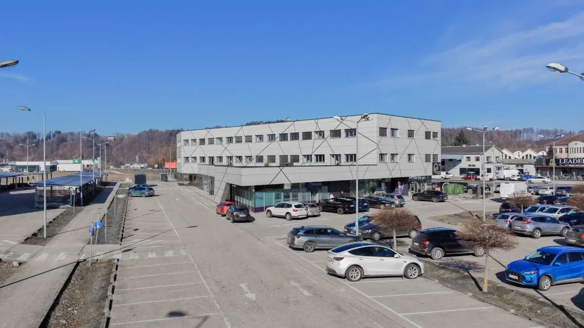 Gewerbeimmobilie mieten in Vöcklabruck – 75 m², € 1.227 – Bild 11 von 11