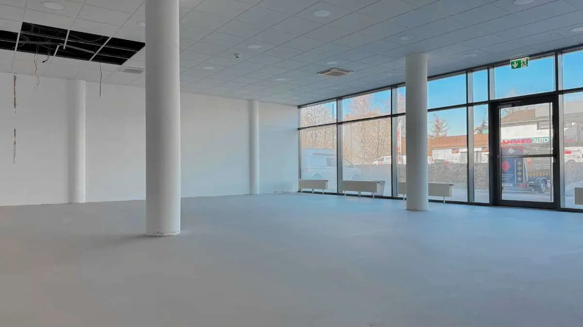 1-Zimmer-Gewerbeimmobilie mieten in Vöcklabruck – 113 m², € 1.843 – Bild 2 von 7