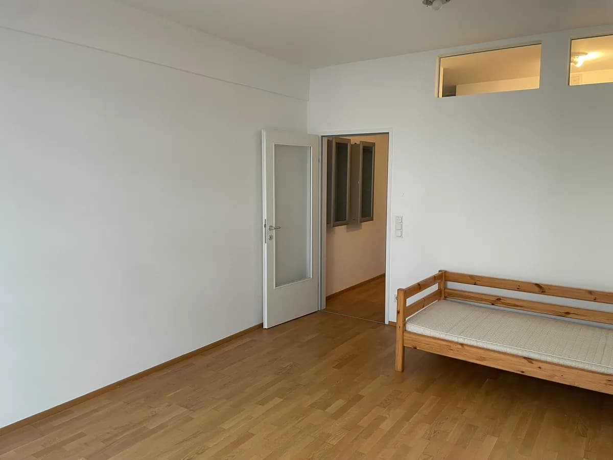 1-Zimmer-Wohnung mieten in Linz – 334 m², € 553 – Bild 2 von 10