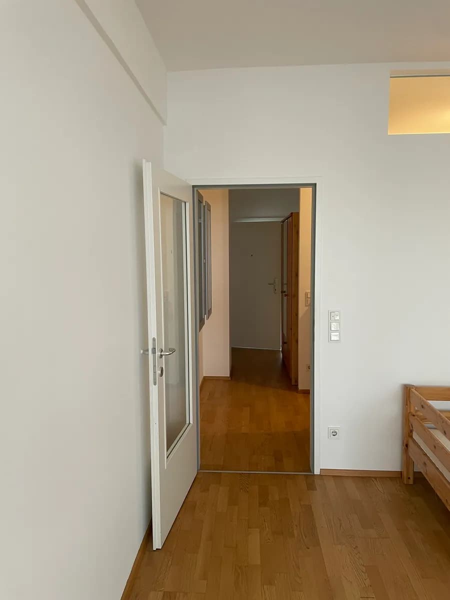 1-Zimmer-Wohnung mieten in Linz – 334 m², € 553 – Bild 3 von 10