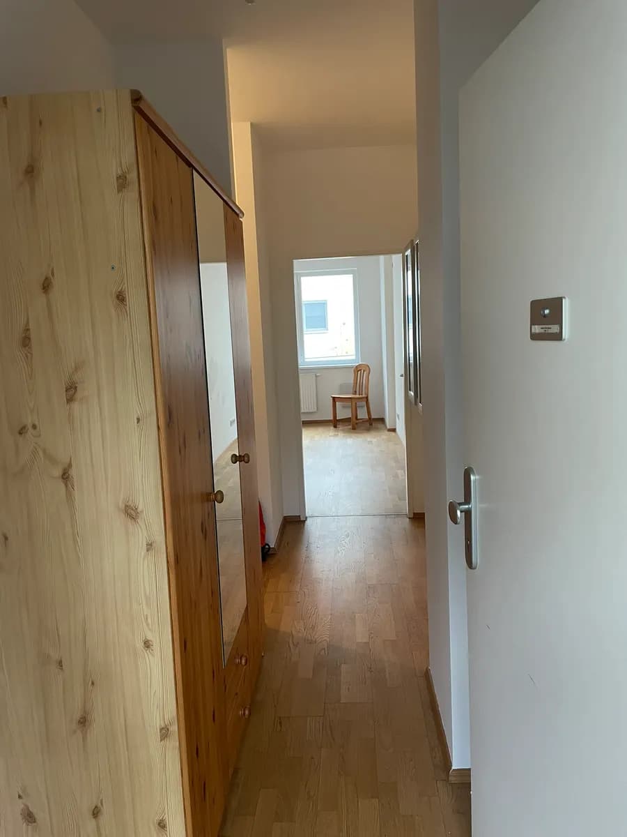 1-Zimmer-Wohnung mieten in Linz – 334 m², € 553 – Bild 4 von 10