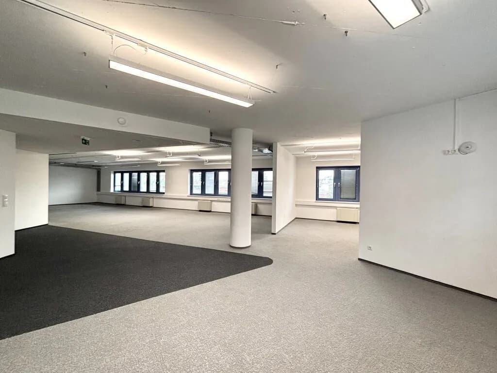 Gewerbeimmobilie mieten in Wien – 2 446 m², € 30.088 – Bild 13 von 29
