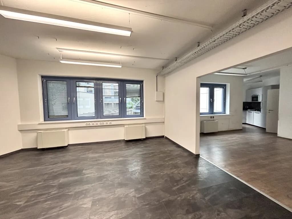 Gewerbeimmobilie mieten in Wien – 2 446 m², € 30.088 – Bild 20 von 29
