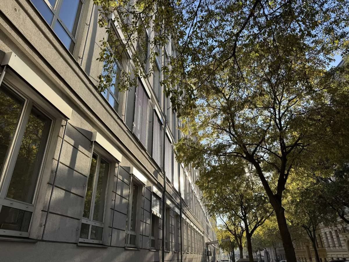 Gewerbeimmobilie mieten in Wien – 619 m², € 15 – Bild 2 von 11