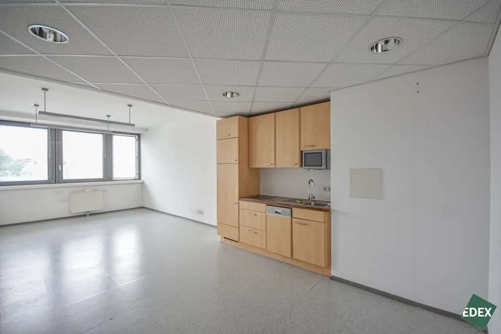 Gewerbeimmobilie mieten in Wien – 370 m², € 5.508 – Bild 2 von 6