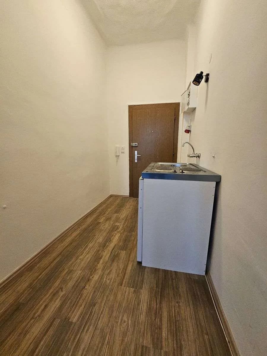 2-Zimmer-Gewerbeimmobilie mieten in Wien – 77 m², € 870 – Bild 5 von 12