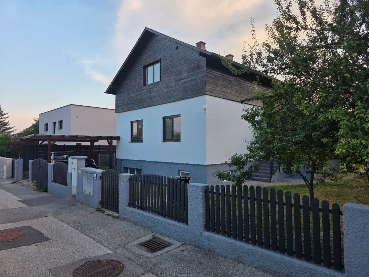 5-Zimmer-Haus mieten in Mödling – 190 m², € 2.100