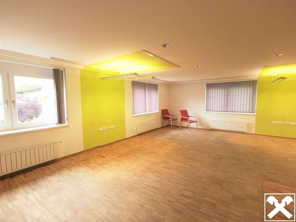 2-Zimmer-Gewerbeimmobilie mieten in Kufstein – 113 m², € 1.300 – Bild 2 von 9