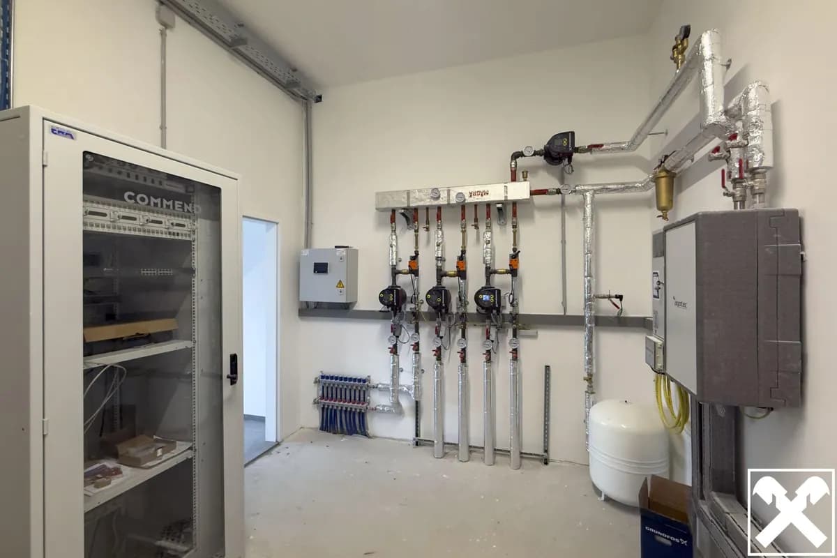1-Zimmer-Gewerbeimmobilie mieten in Vöcklabruck – € 2.025 – Bild 6 von 9