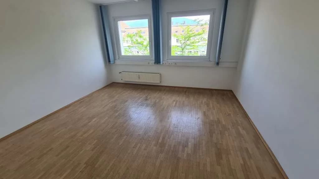 6-Zimmer-Gewerbeimmobilie mieten in Villach – 152 m², € 1.875 – Bild 2 von 16
