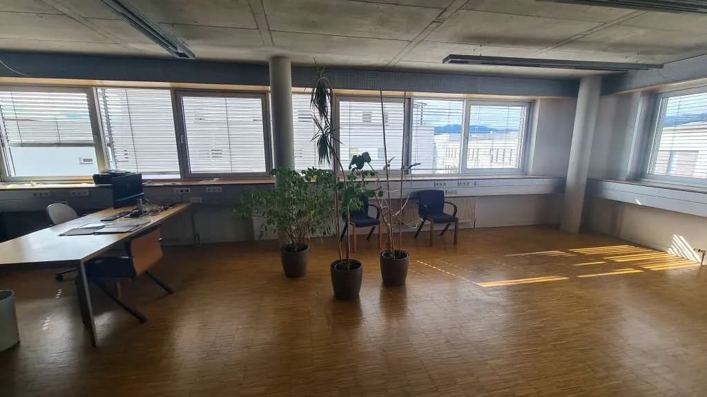 8-Zimmer-Gewerbeimmobilie mieten in Villach – 250 m², € 3.743 – Bild 3 von 18