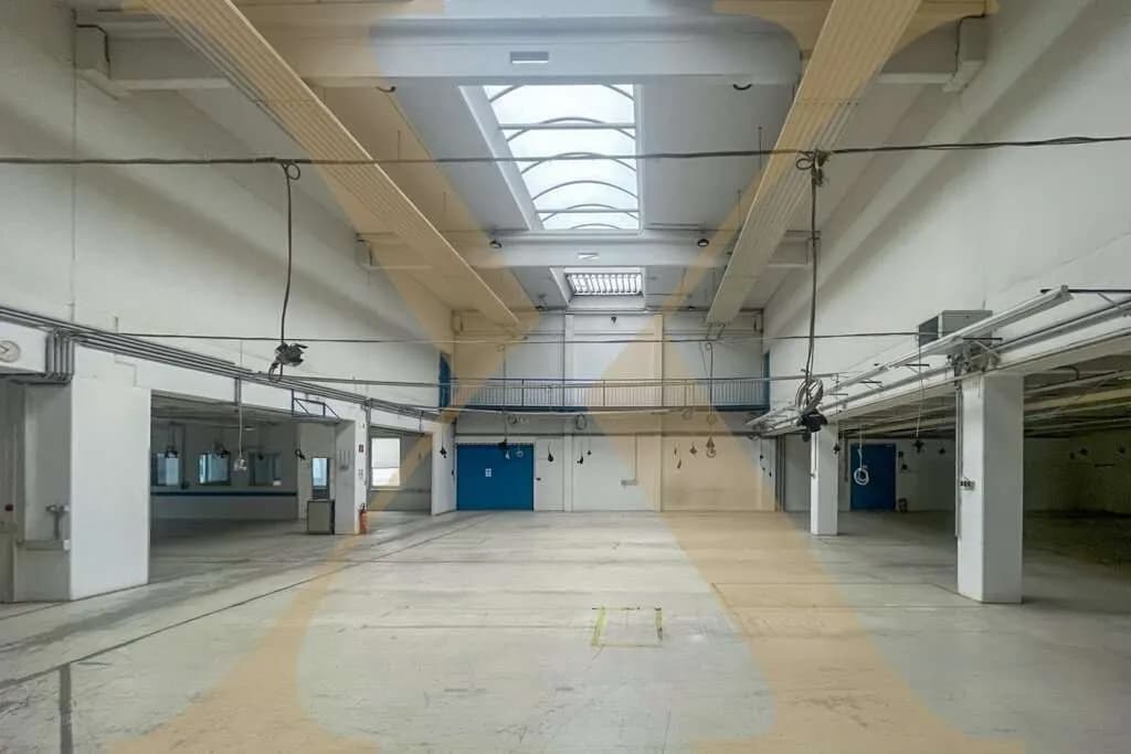 Gewerbeimmobilie mieten in Linz Land – 1 974 m², € 15.222 – Bild 1 von 6