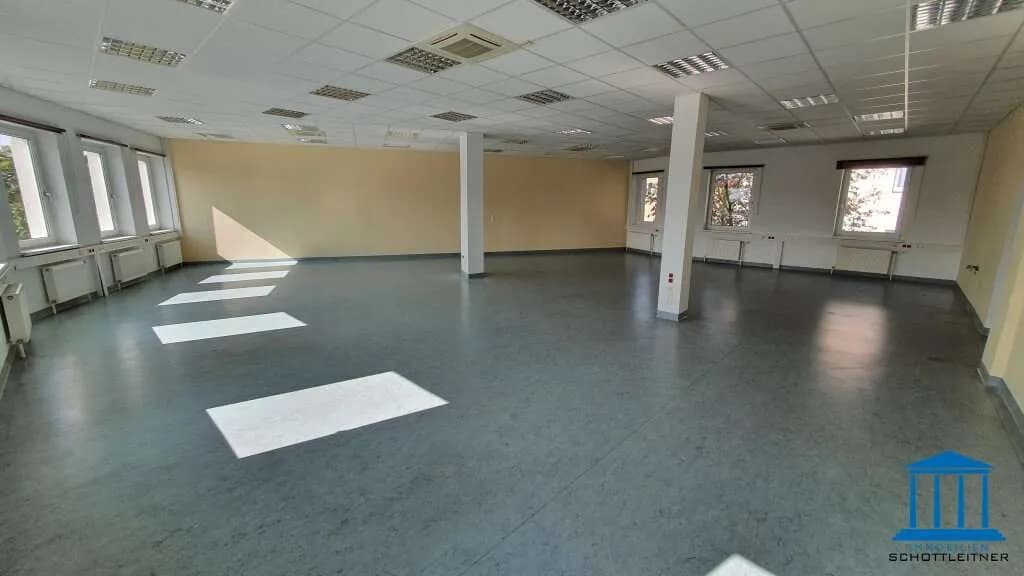 8-Zimmer-Gewerbeimmobilie mieten in Wiener Neustadt – 289 m², € 1.699 – Bild 2 von 21